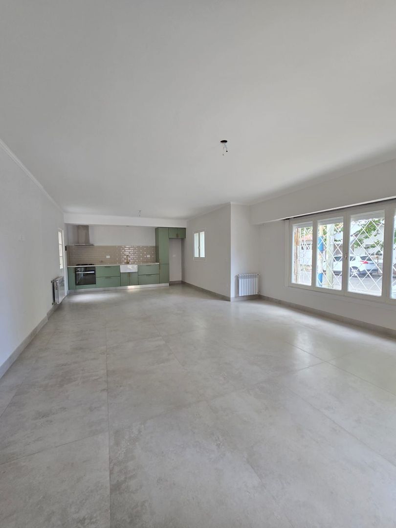 Chalet reciclado 3 ambientes en San Jose