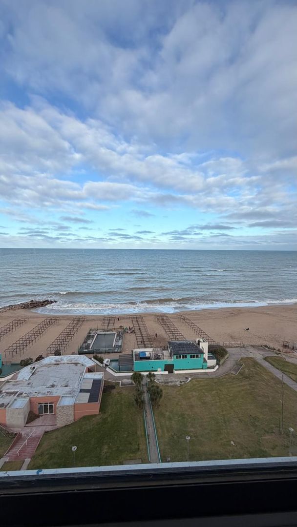 En venta depto 1 amb frente al mar Miramar 