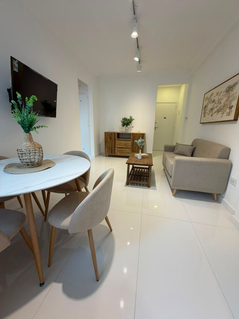 Departamento de 2 ambientes con balcon lateral