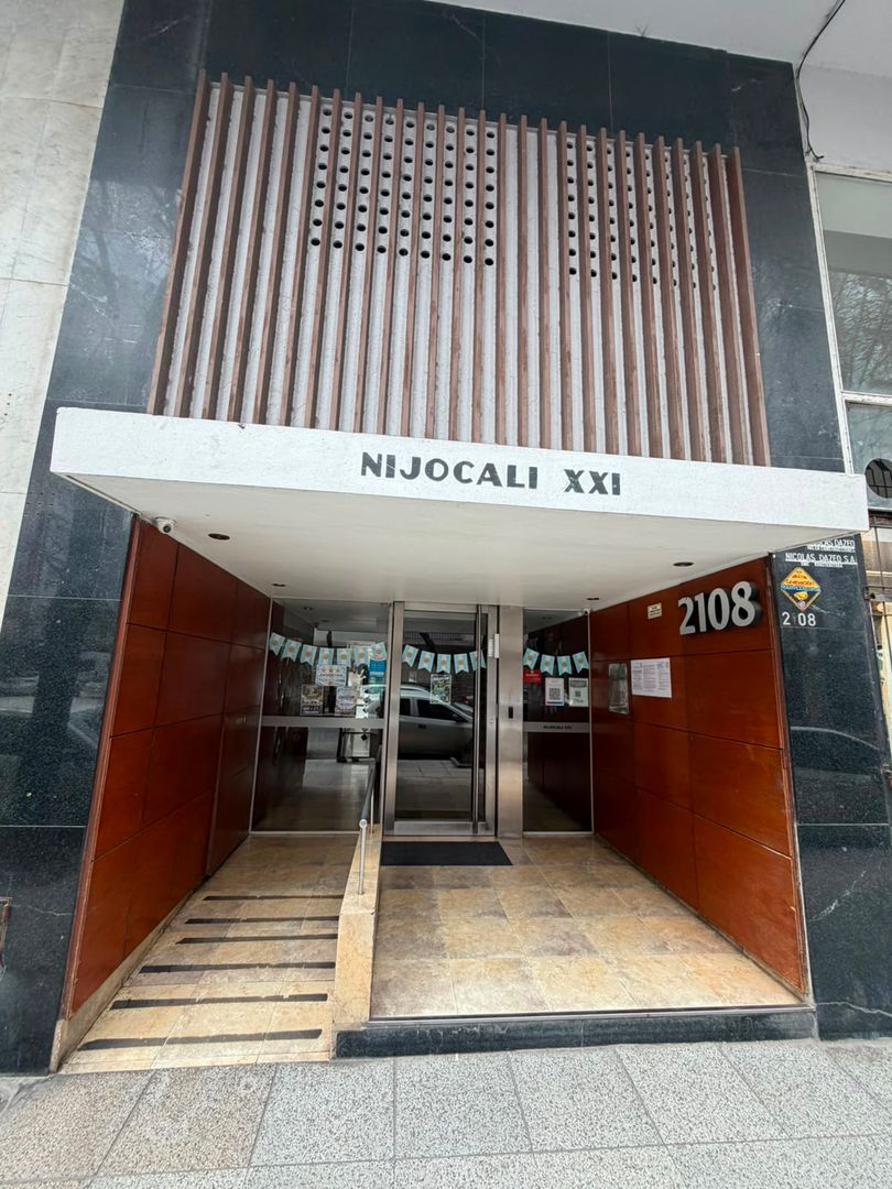 VENTA   PROPIEDAD DE 245MT/2 COCHERAS