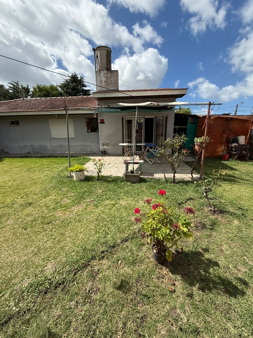 Venta casa 3 ambientes, lote propio.