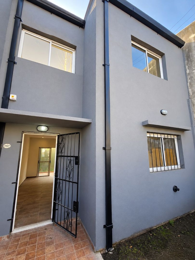 PH 4 AMB. EN DUPLEX A LA CALLE /JARDIN/ PATIO