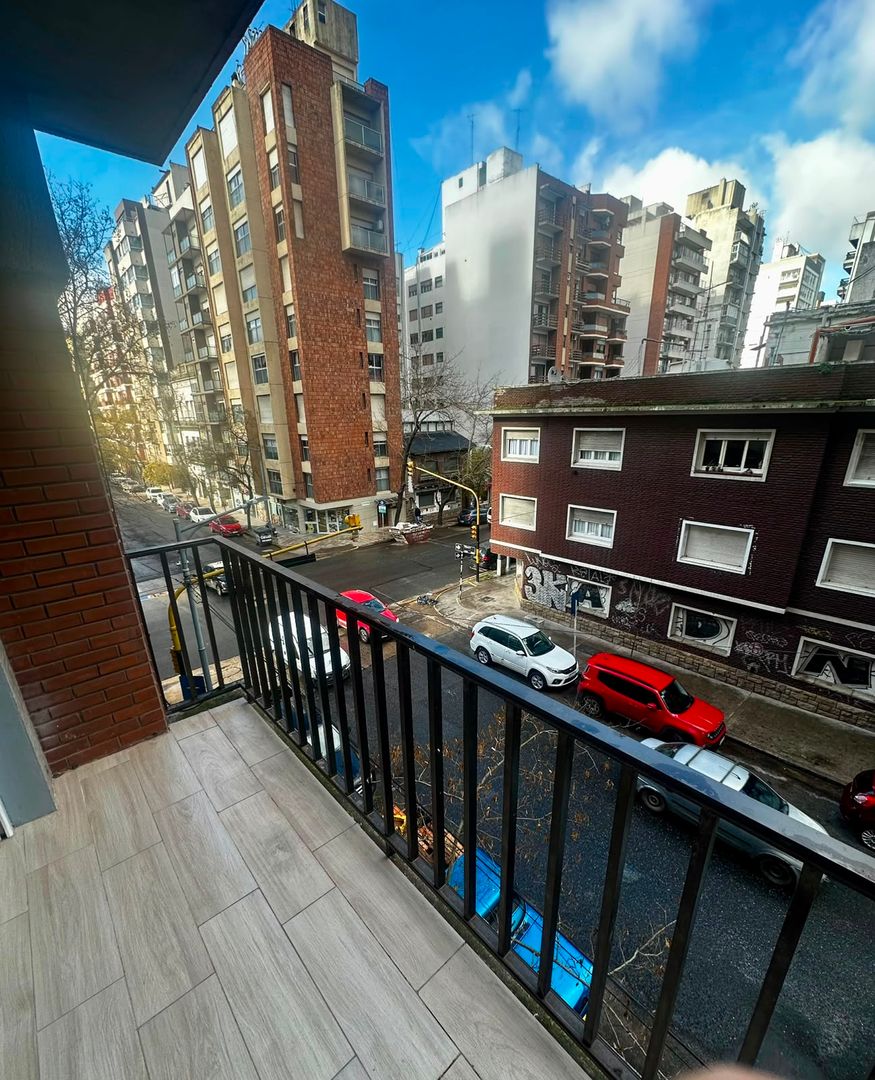 Departamento 3 Ambientes con Dependencia y Balcon 