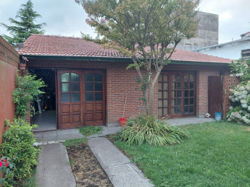 Venta Casa de 4 amb con garage Zona San Juan