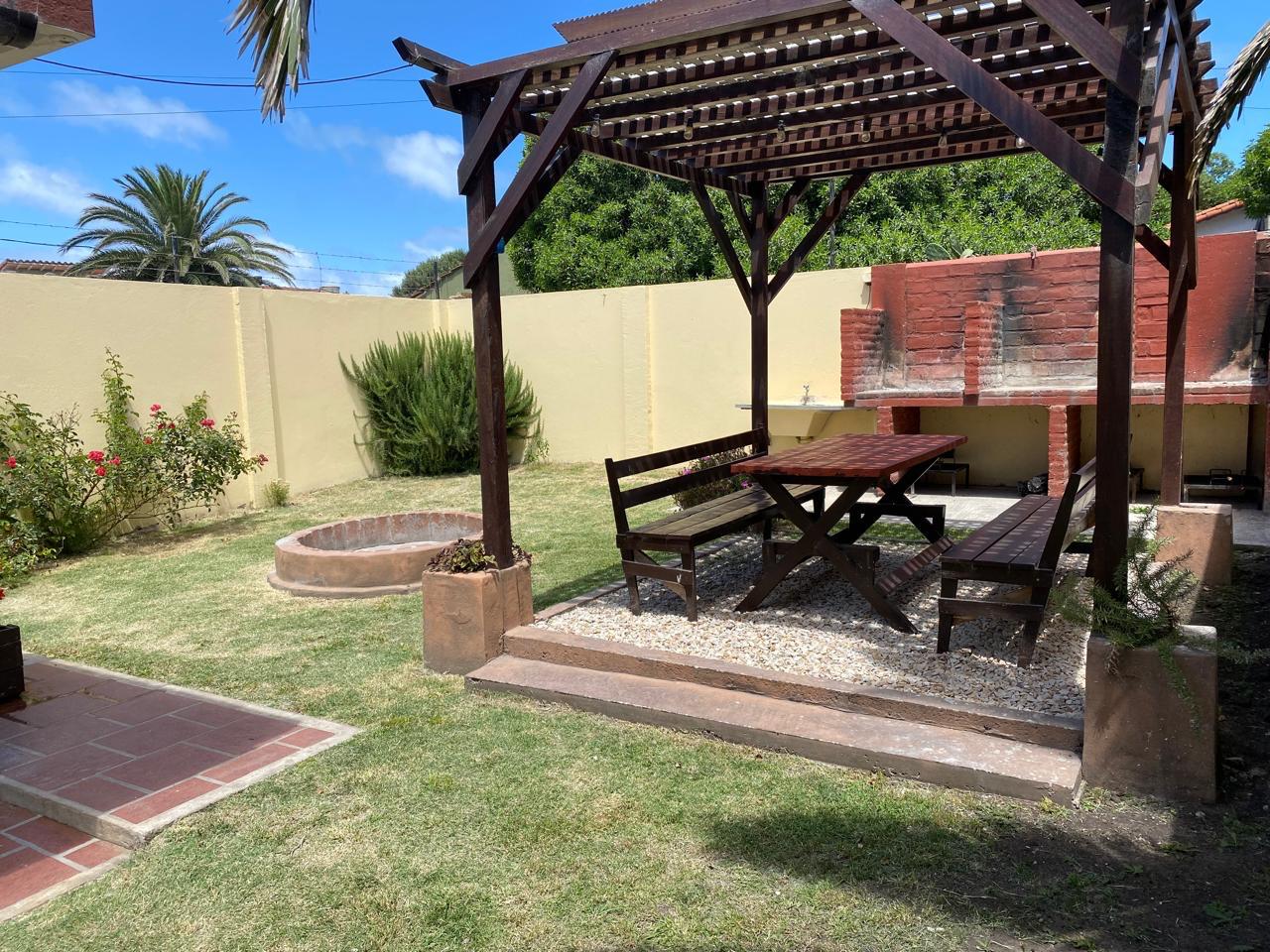 Venta de complejo de 3 departamentos en Miramar 