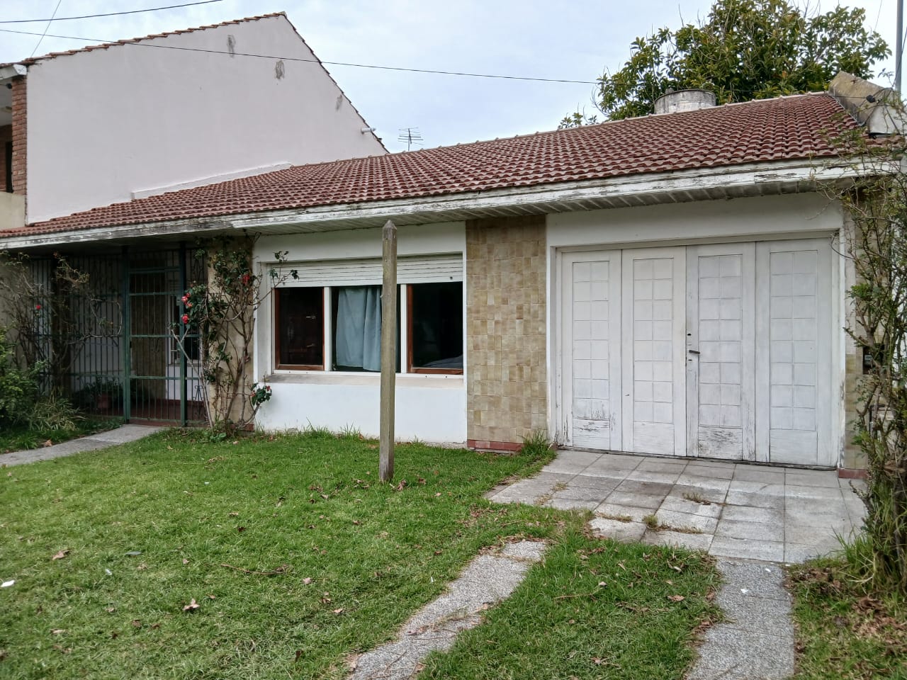 CHALET CON GARAJE Y PARQUE
