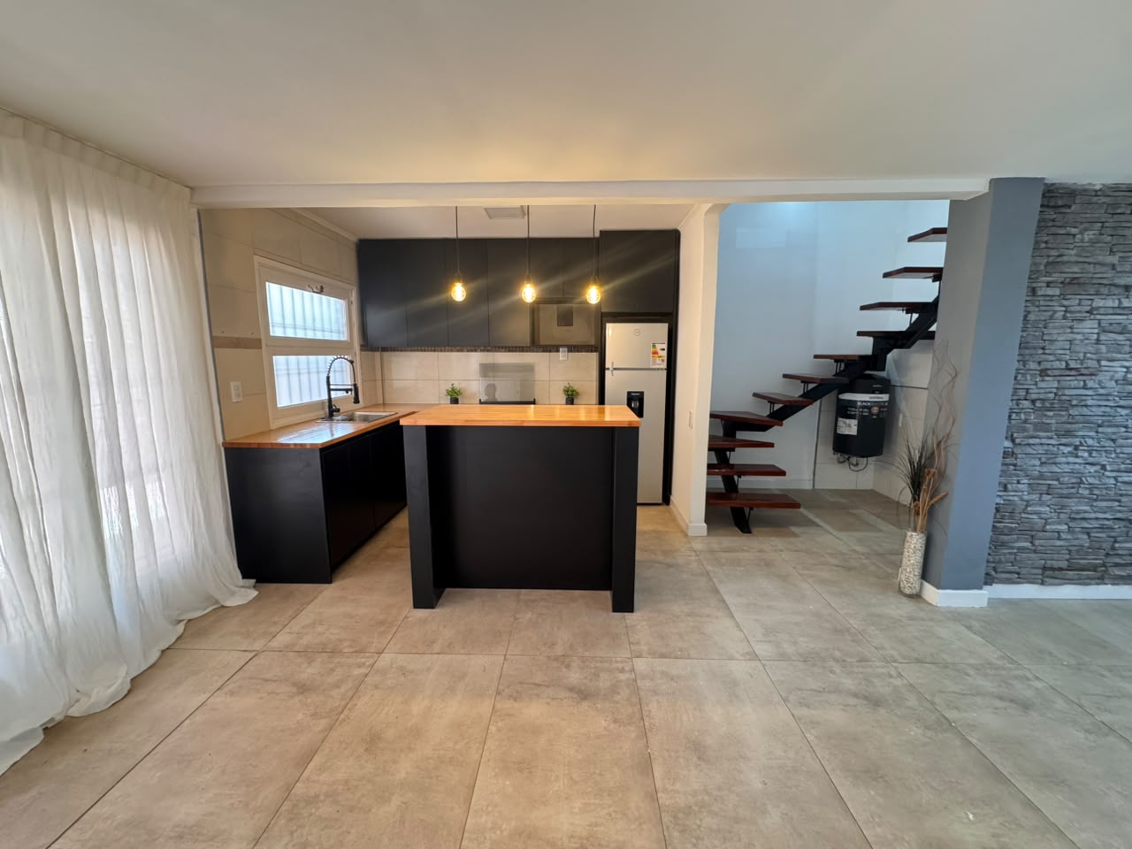 PH DÚPLEX DE 3 AMBIENTES + ESCRITORIO – FARO NORTE