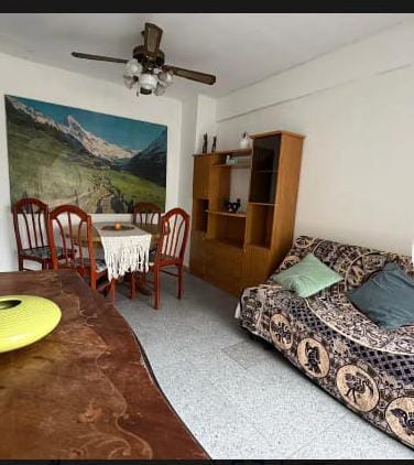 DEPARTAMENTO 2 AMB.CON BALCON A LA CALLE