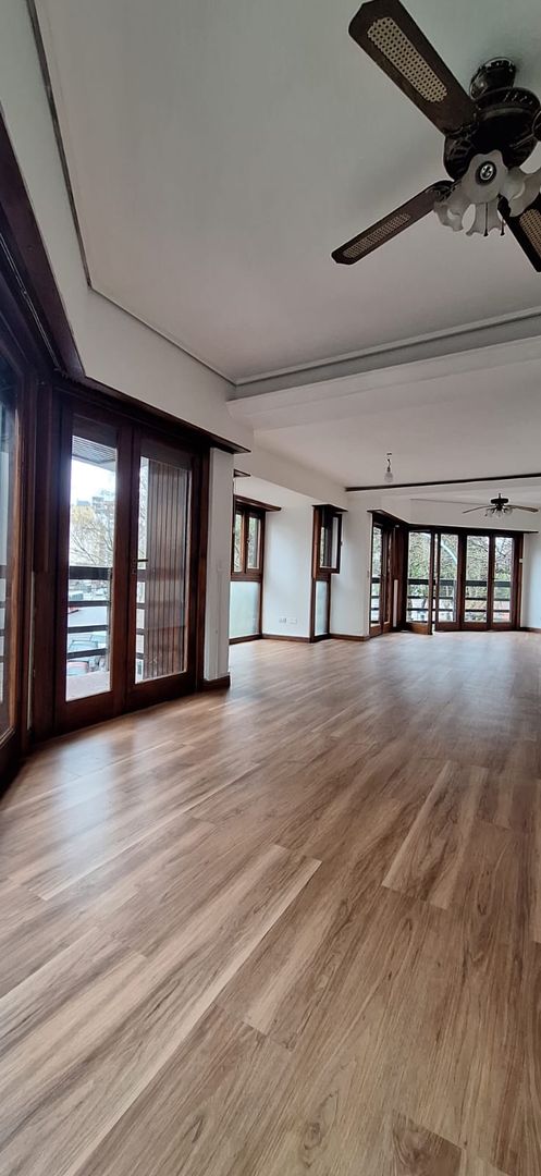 Impecable 3 ambientes con dependencia y patio 
