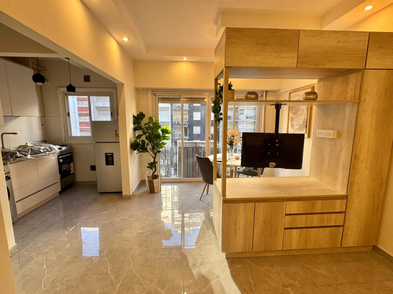 VENTA 1 AMB. A LA CALLE • AMOBLADO - COLON 1800