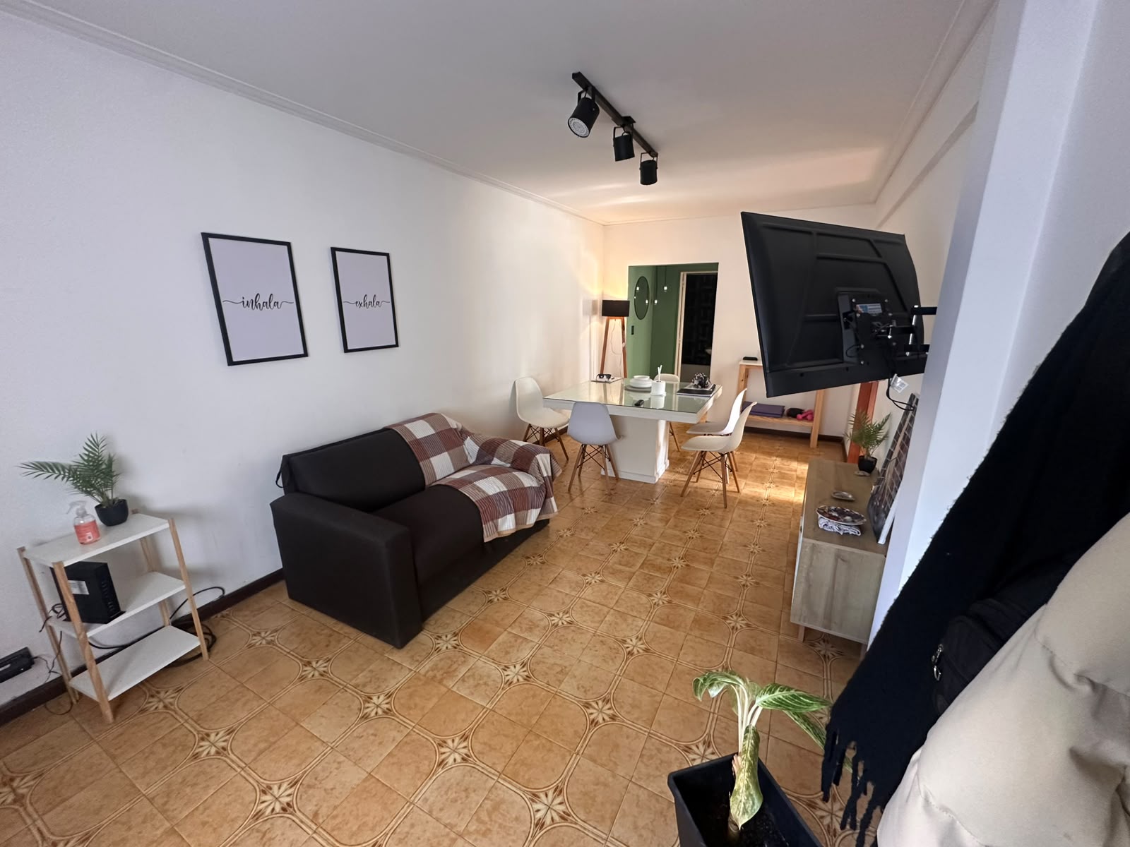 Departamento 2 ambientes al Cfte - Lateral - Lumin