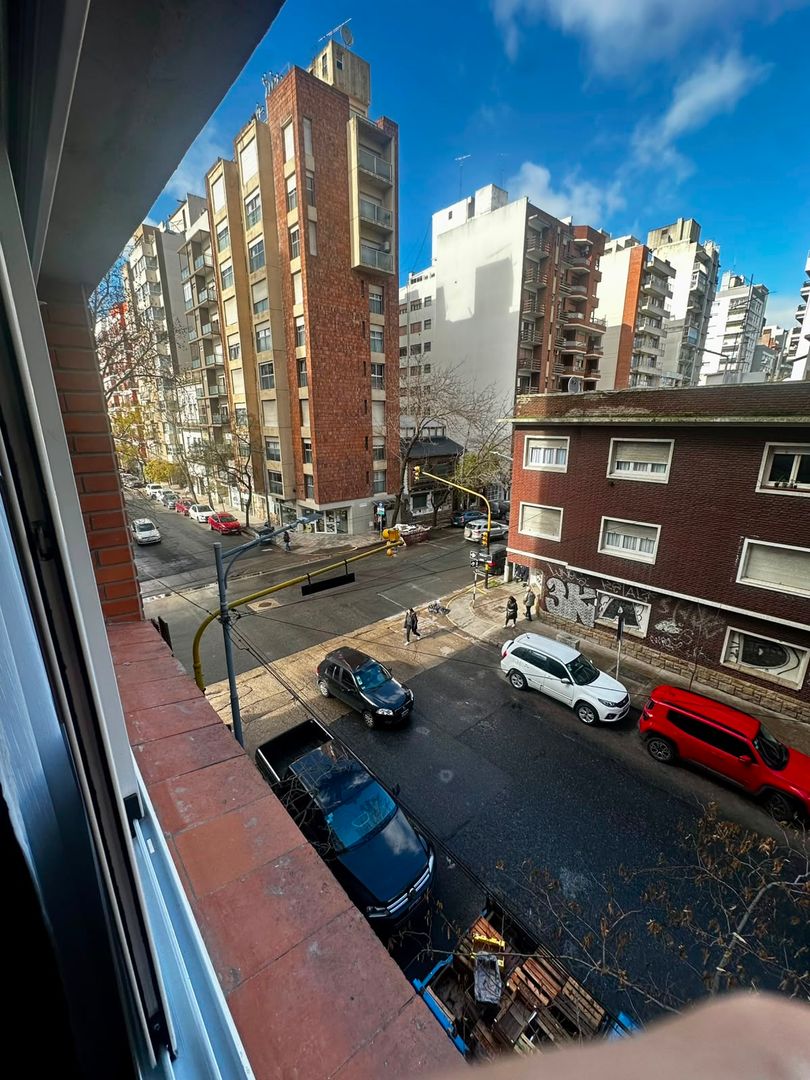Venta 3 ambientes con dependencia zona Plaza MITRE